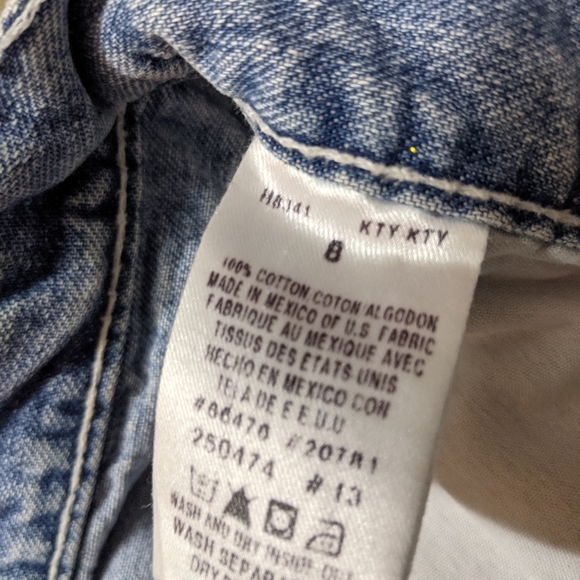 Shorts - Picture 3 of 4